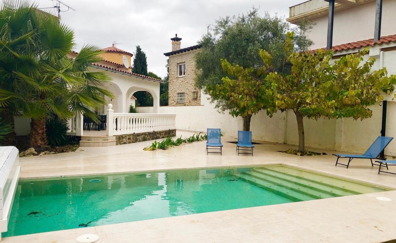 Vila Carmanco 101 Empuriabrava Exteriér fotografie